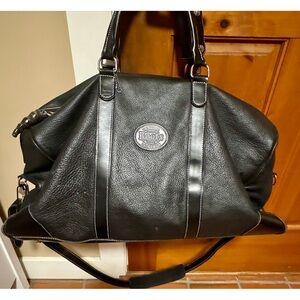 Roots, Large Banff Bag in Black.